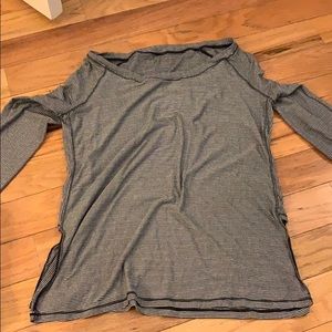 Super cute side slit lululemon long sleeve